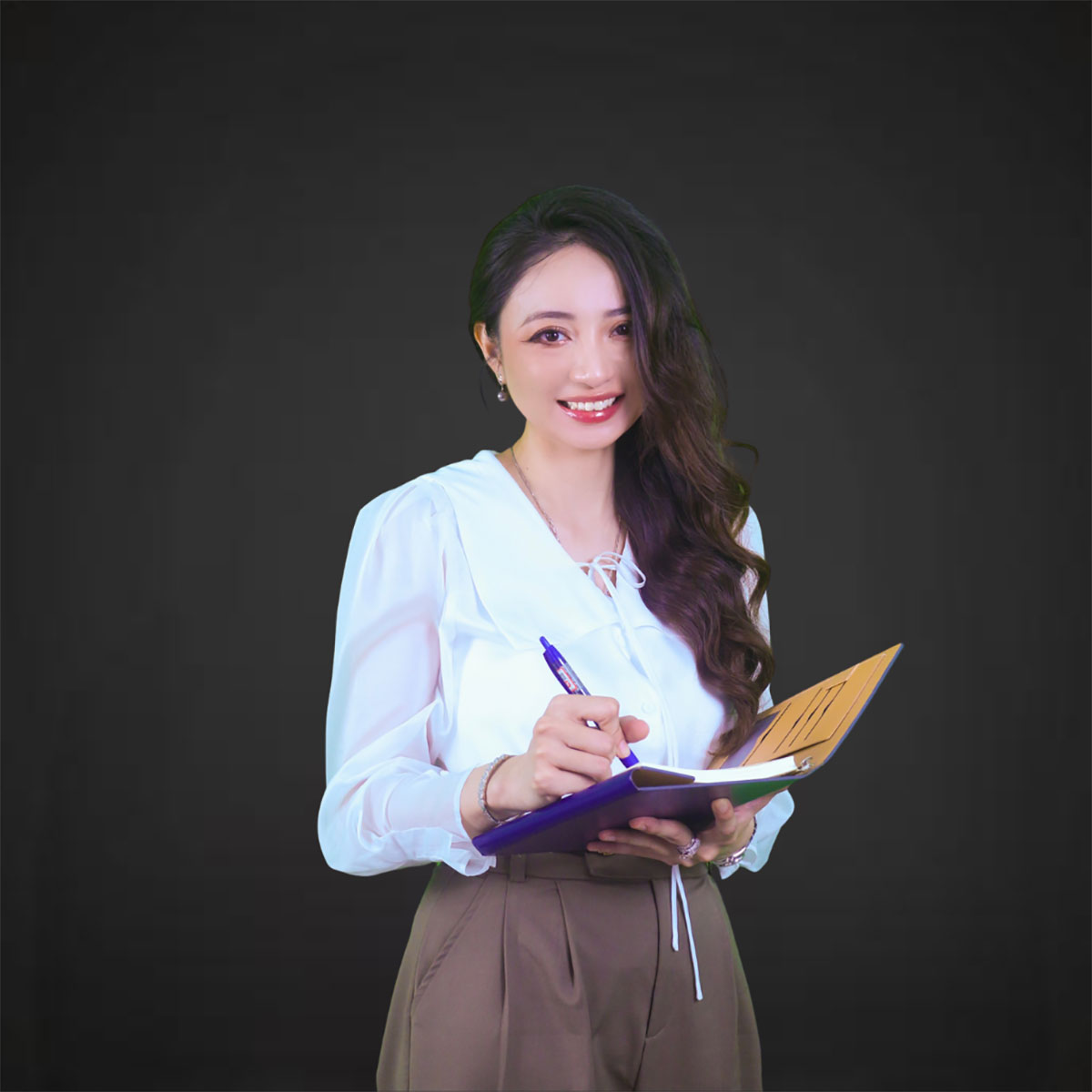 MS. THUỲ DƯƠNG